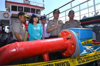 2 Kapal Pengangut BBM Ilegal Diamankan Bareskrim Mabes Polri